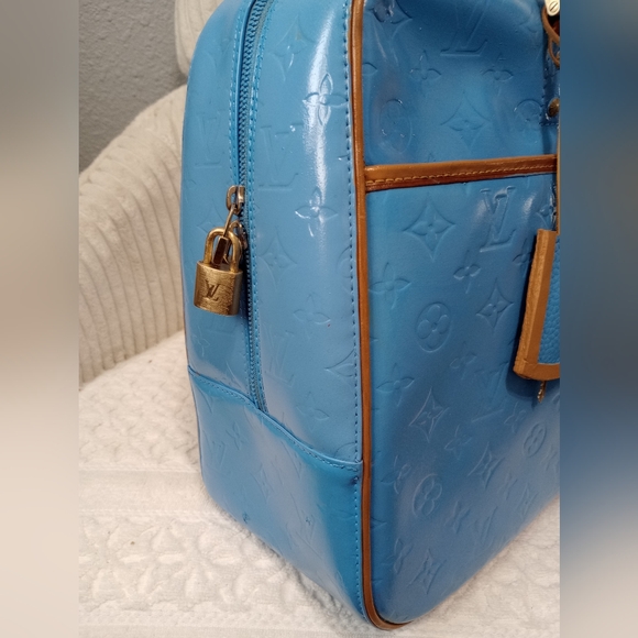 Louis Vuitton Bags - Picture 7 of 16